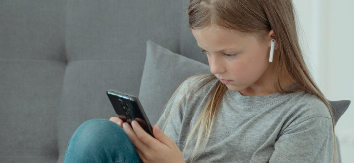 What is an Appropriate Age For a Kid to Get a Smartphone?